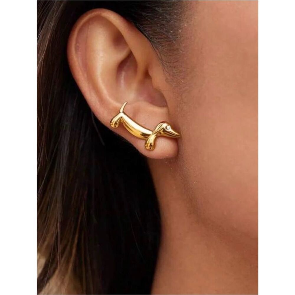 Gold dog earring A1947